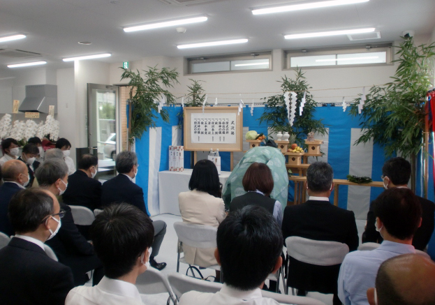 本社事務所棟竣工